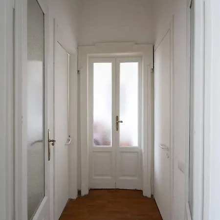 Stylish Retreat For Two In Appartement Milaan