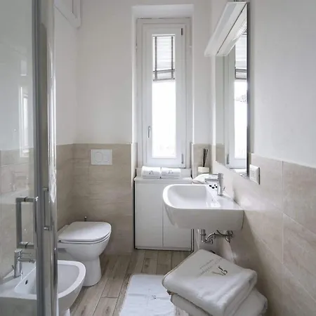 Stylish Retreat For Two In Appartement Milaan