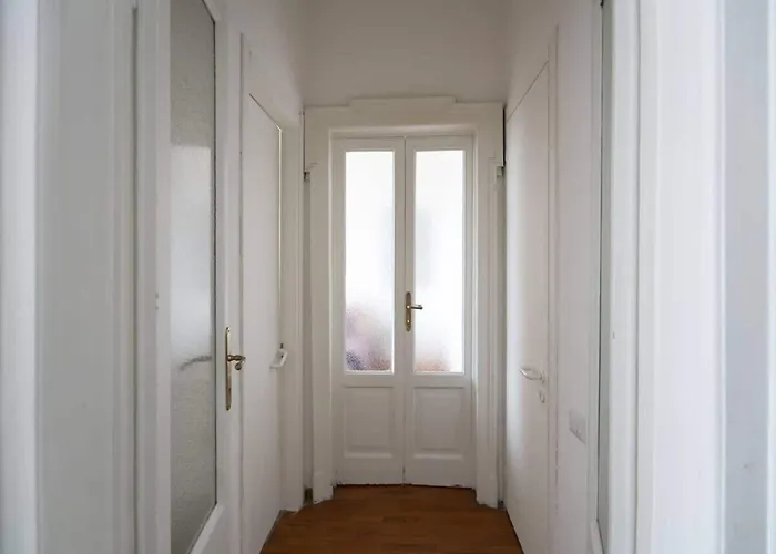 Stylish Retreat For Two In Apartamento Milão